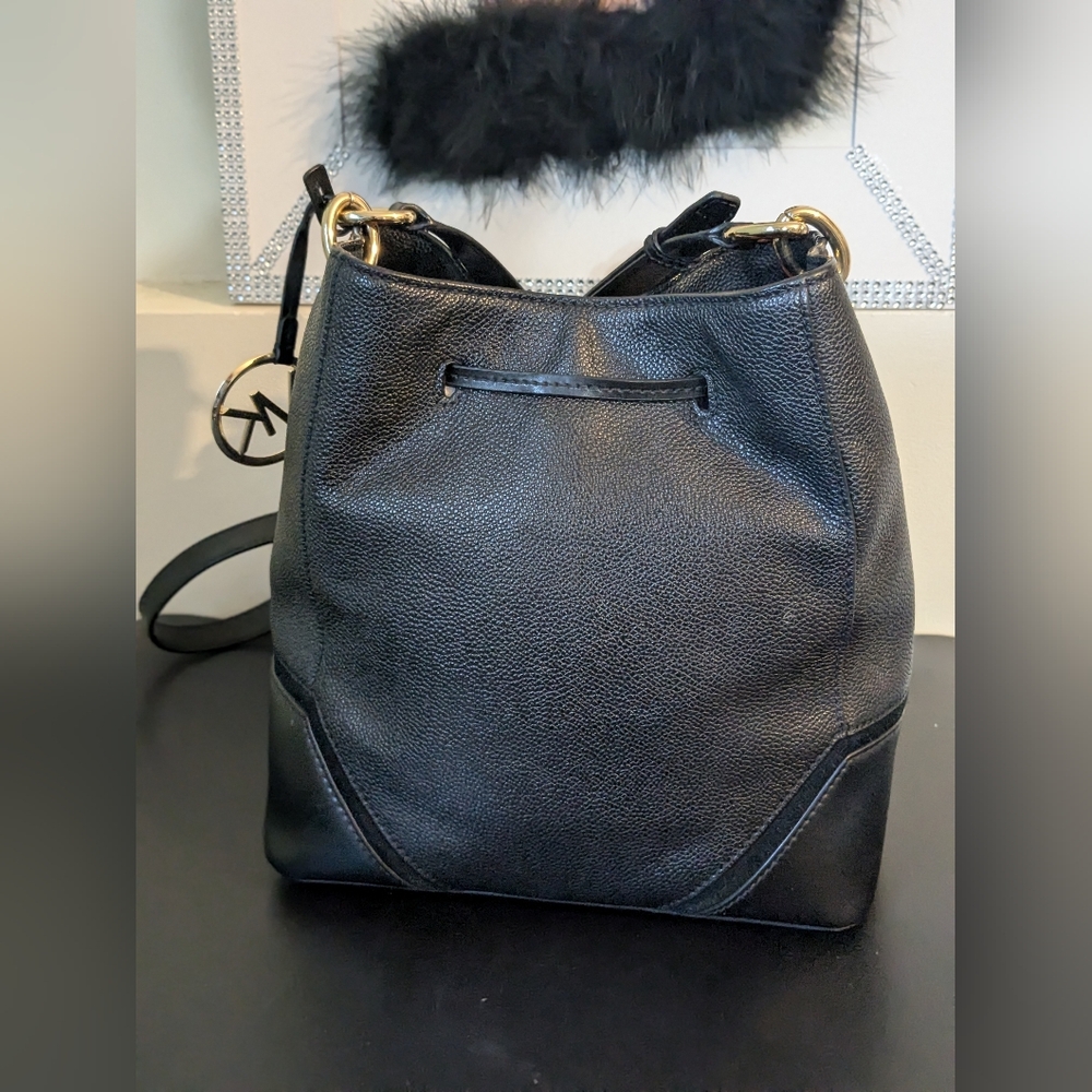 Michael Kors Nicole Leather Bucket Drawstring Crossbody Bag - Picture 10 of 14